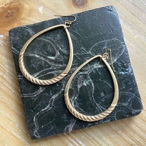 NWOT ANTHROPOLOGIE Gold Rope Teardrop Earrings